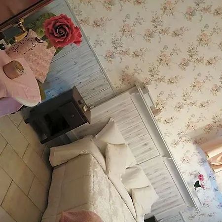 Eneahouse בית הארחה